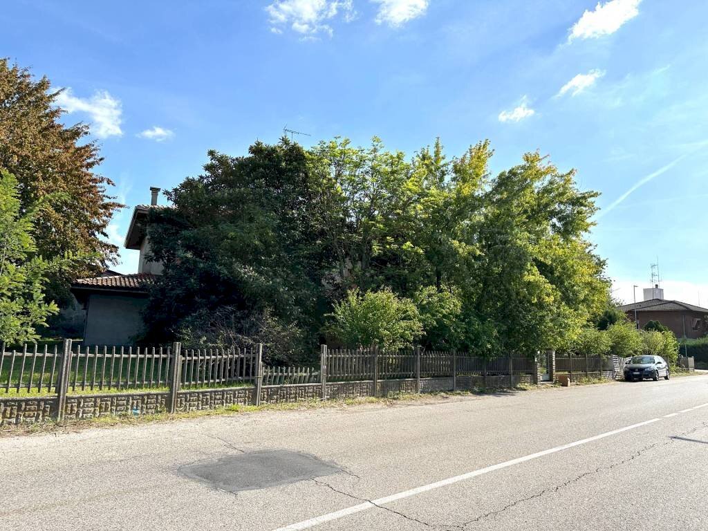 Villa via Risorgimento, 56, Cento - foto 3