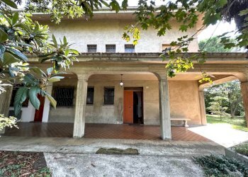 Villa via Risorgimento, 56, Cento - foto 2