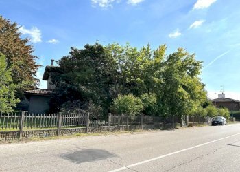 Villa via Risorgimento, 56, Cento - foto 3