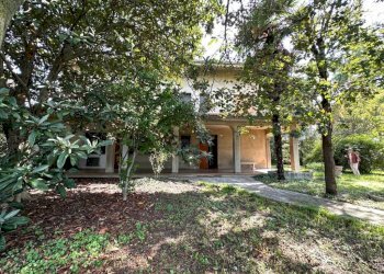 Villa via Risorgimento, 56, Cento - foto 4