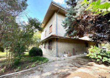 Villa via Risorgimento, 56, Cento - foto 39