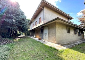 Villa via Risorgimento, 56, Cento - foto 42