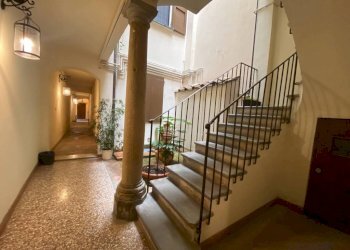 Interno palazzo - One-room apartment Bologna (neighborhood Centro Storico) - photo 1