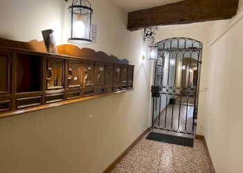 Interno palazzo - One-room apartment Bologna (neighborhood Centro Storico) - photo 2