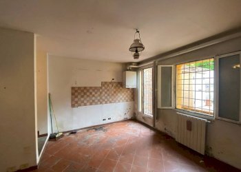 Salone - One-room apartment Bologna (neighborhood Centro Storico) - photo 7