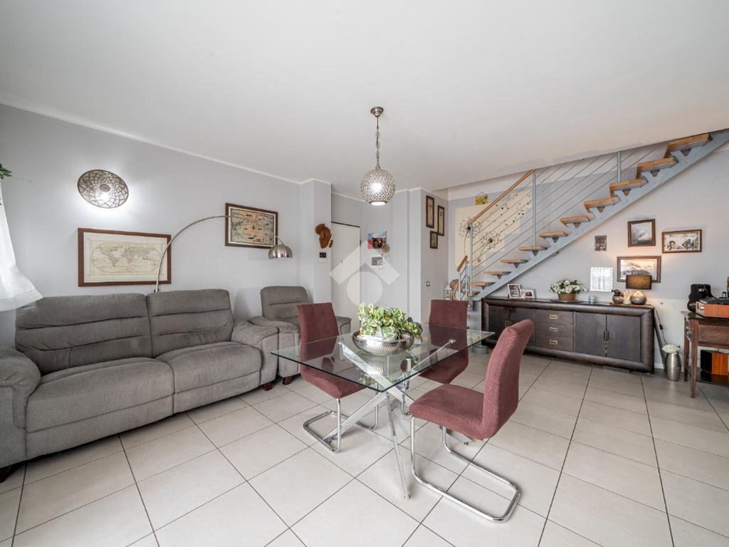 Four-room apartment Via Marzabotto, Novi di Modena - photo 2