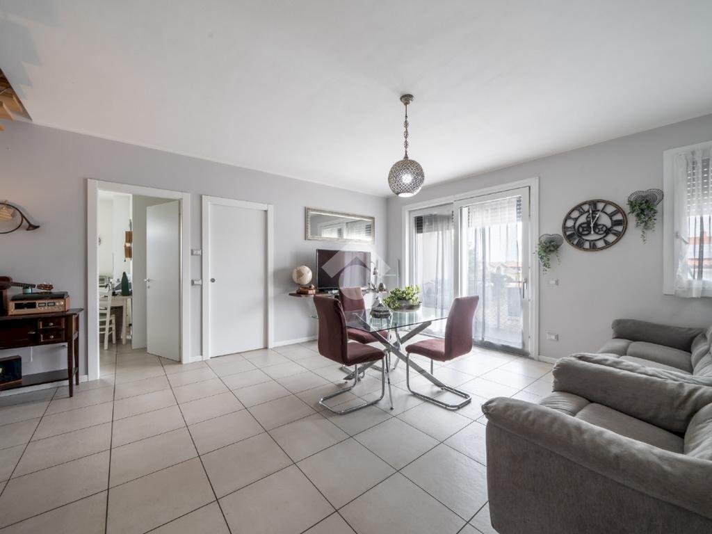 Four-room apartment Via Marzabotto, Novi di Modena - photo 3