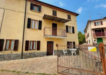 Facciata - Independent house Frazione Cella, Varzi - photo 1