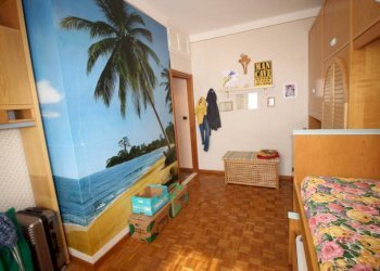 Camera da letto - Four-room apartment via Taggia, Genova - photo 30