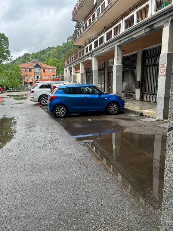 Posto macchina - Attività Commerciale via Porro, Induno Olona - foto 2