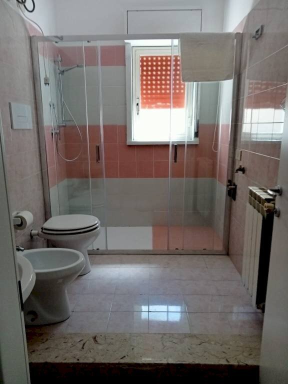 Bagno - Quadrilocale via Luca Goldoni, Castellammare del Golfo - foto 2