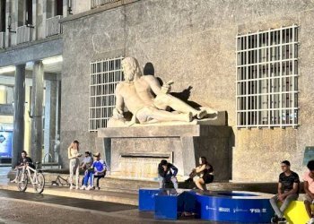 Facciata - Shop viale Torino, Alba - photo 6