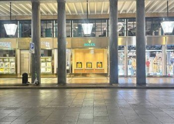 Facciata - Shop viale Torino, Alba - photo 9