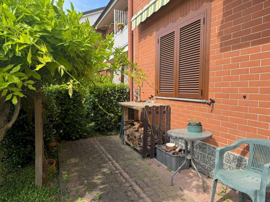 Giardino - Villa a Schiera via Martiri della Libertà, 33/7, Cambiano - foto 2