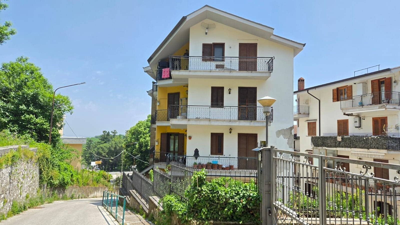 Foto 1 - Trilocale piazza partenio
 
25, Ospedaletto d'Alpinolo - foto 1