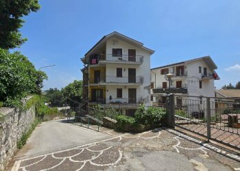 Foto 2 - Trilocale piazza partenio
 
25, Ospedaletto d'Alpinolo - foto 2