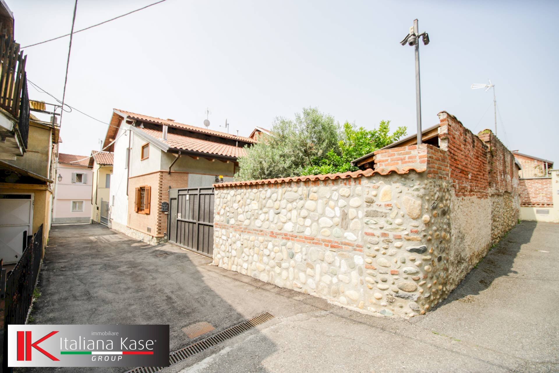 Foto 1 - Casa semi indipendente via vittorio veneto b
 
27, Caluso - foto 1