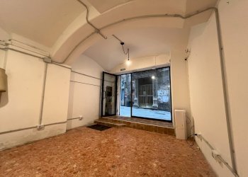 Foto 1 - Locale Commerciale Via Di Fossatello
 
5r, Genova - foto 1