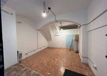 Foto 10 - Locale Commerciale Via Di Fossatello
 
5r, Genova - foto 10