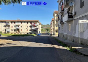 Foto 2 - Quadrilocale Piazza Caulonia
 
1, Cosenza - foto 2