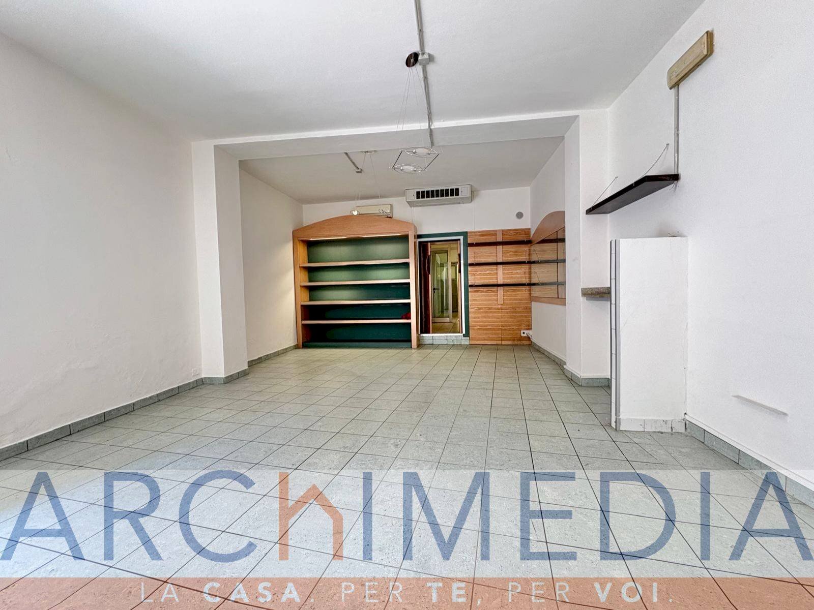 Foto 1 - Locale Commerciale Via Dante, Malnate - foto 1