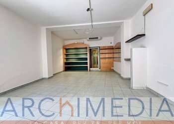 Foto 1 - Locale Commerciale Via Dante, Malnate - foto 1