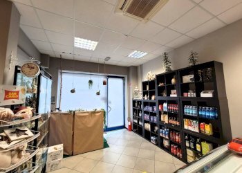 Foto 3 - Commercial Activity Piazza della Loggia
 
12, Marcheno - photo 3