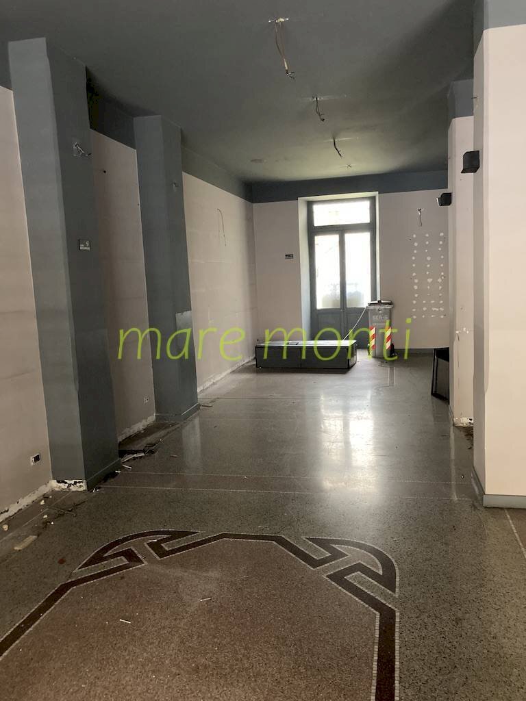 Foto 1 - Shop via sauro, Savona - photo 1