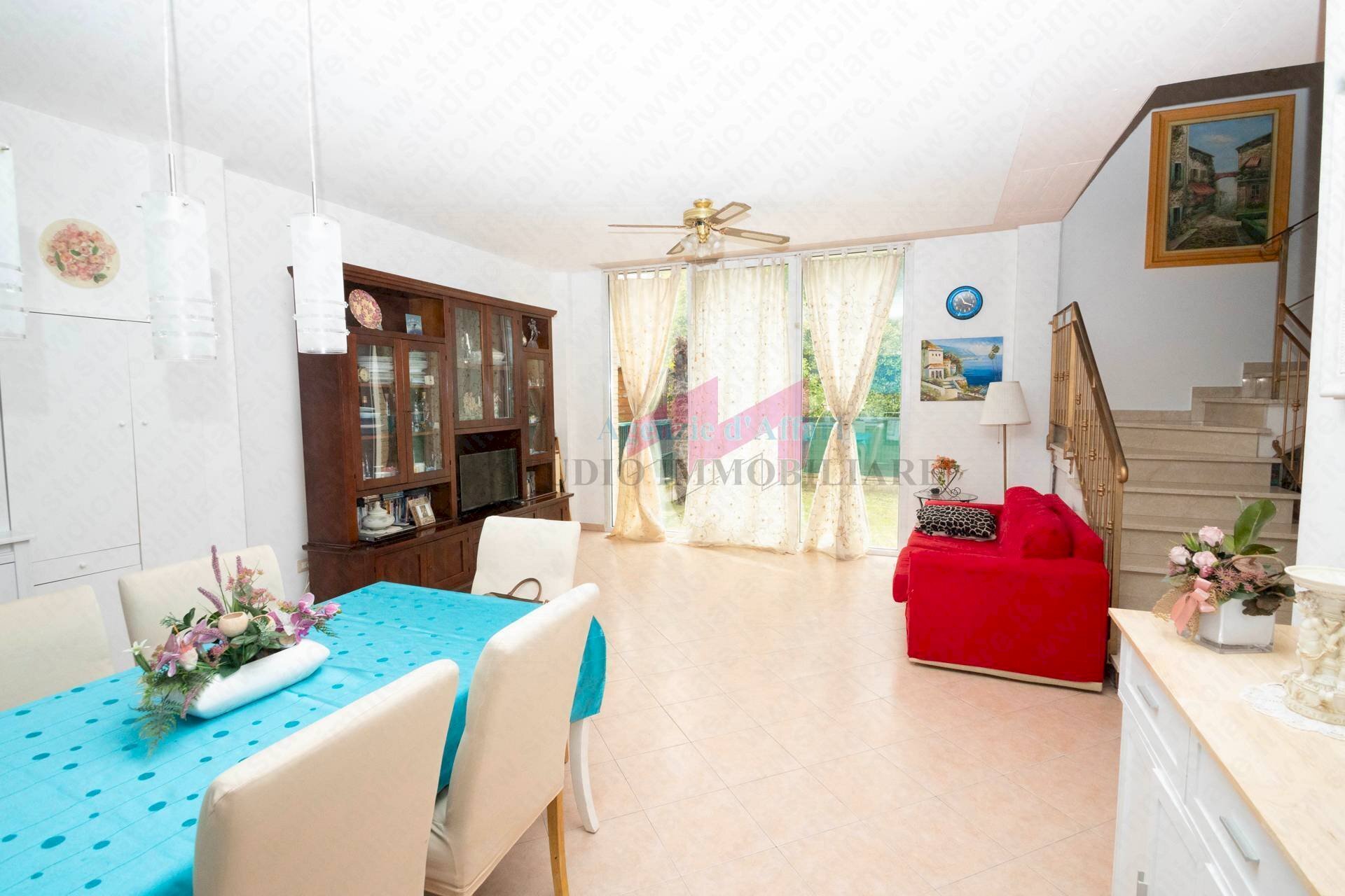 Foto 1 - Casa semi indipendente Via Nino Bixio
 
11, Sermide e Felonica - foto 1