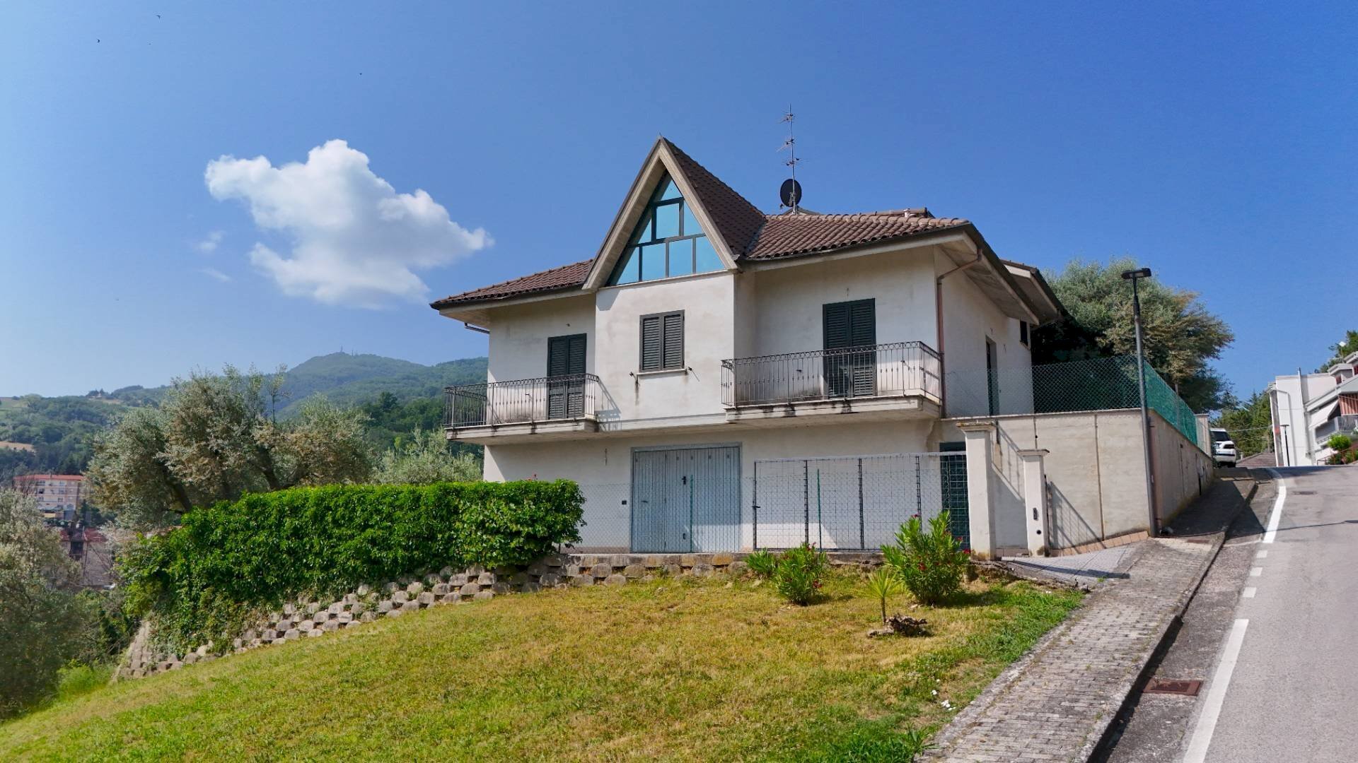 Foto 1 - Villa Via della Repubblica
 
20, Rotella - foto 1