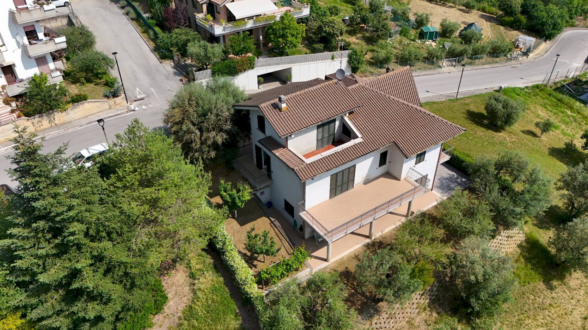 Foto 3 - Villa Via della Repubblica
 
20, Rotella - foto 3