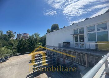 Foto 34 - Locale Commerciale Viale Europa
 
86, Spoltore - foto 34