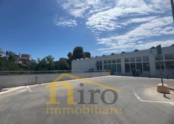 Foto 35 - Locale Commerciale Viale Europa
 
86, Spoltore - foto 35