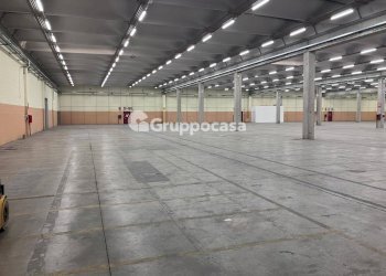 Foto 2 - Locale Commerciale Via Somma
6, Cuggiono - foto 2