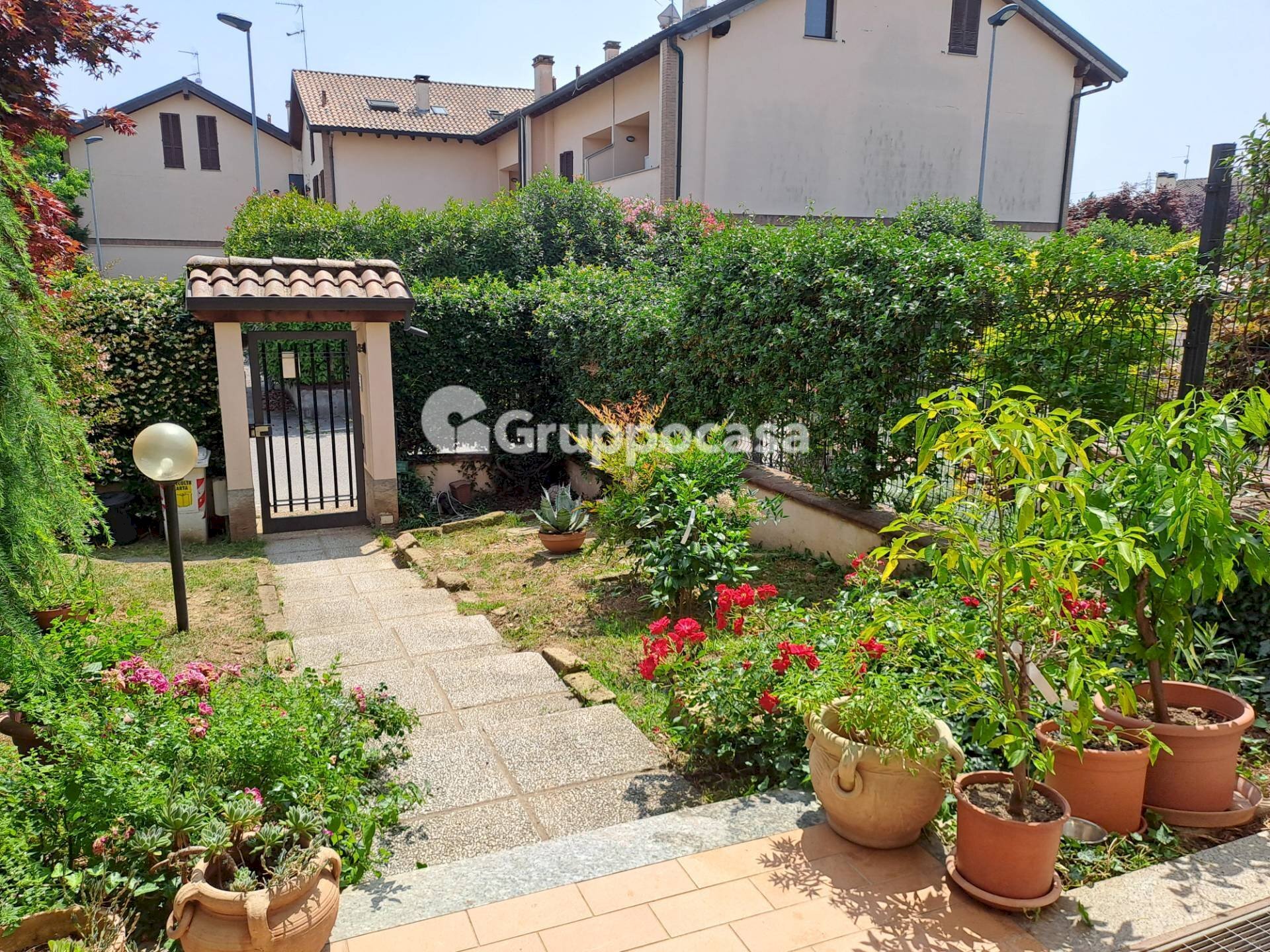 Foto 3 - Villa a Schiera Via Cler
 
170, Magenta - foto 3