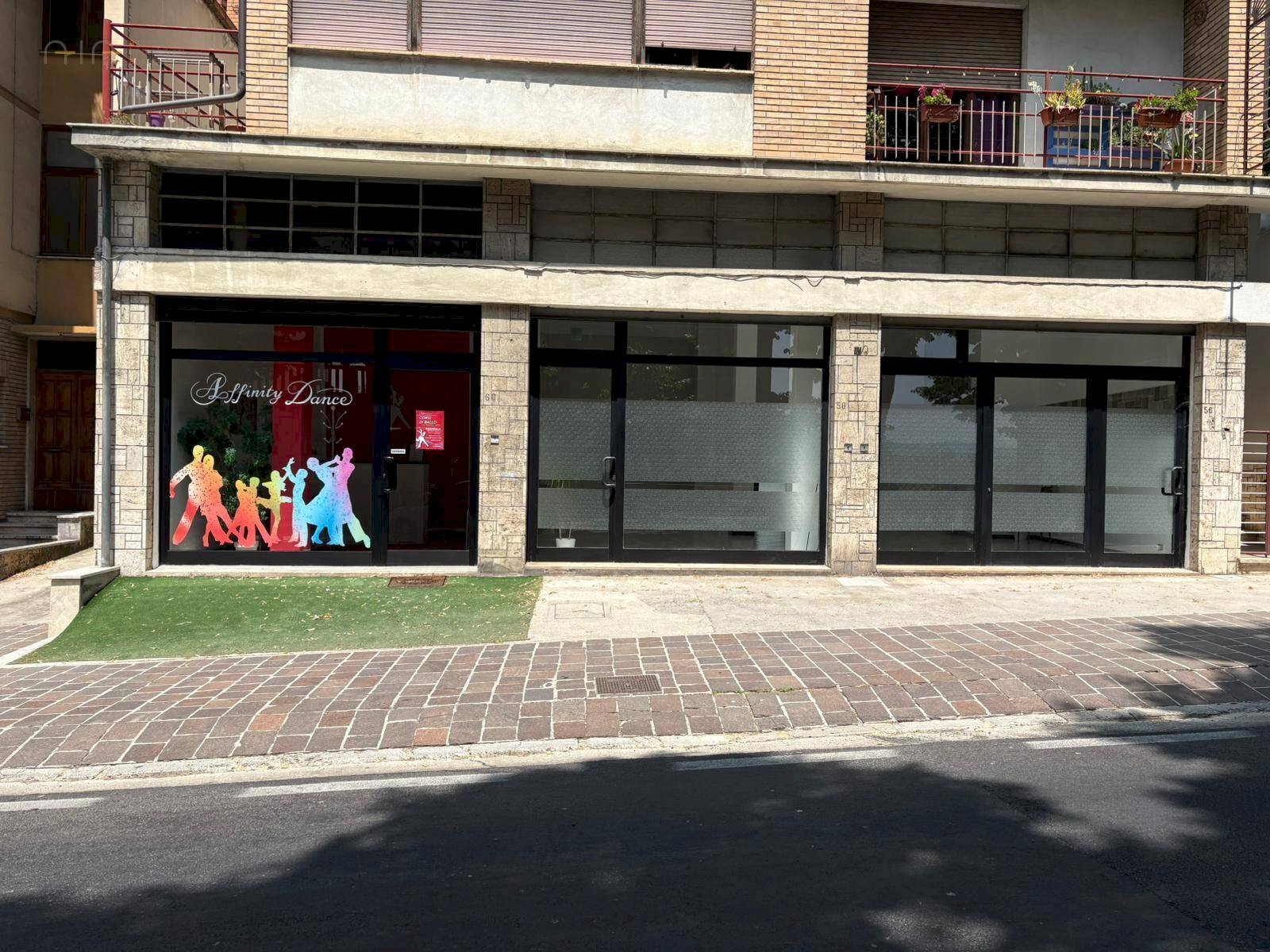 Foto 1 - Commercial Premises Via C. Battisti
 
56/58, Amandola - photo 1