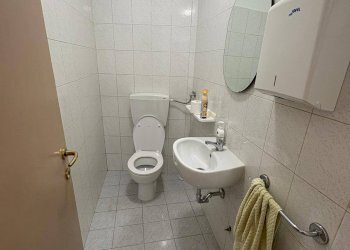 Foto 12 - Locale Commerciale Via C. Battisti
 
56/58, Amandola - foto 12