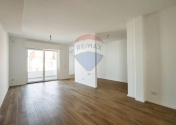 Stanza vuota - Trilocale Via Alfredo Giovine
 
73, Bari - foto 4