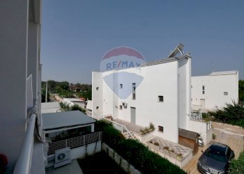 Edificio all\'aperto - Trilocale Via Alfredo Giovine
 
73, Bari - foto 16