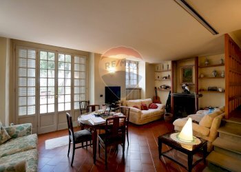 Sala da pranzo - Villa Strada Provinciale 57
 
73, Noicàttaro - foto 5