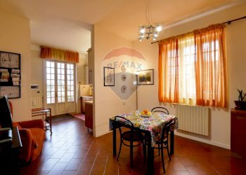 Sala da pranzo - Villa Strada Provinciale 57
 
73, Noicàttaro - foto 18