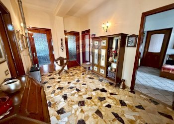 Hall / corridoio - Appartamento Verbania - foto 11