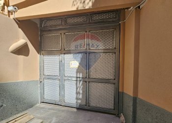 Cancello Elettrico d\'uscita - Box Via Enrico Serretta
 
2, Palermo - foto 8