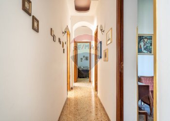 Hall / corridoio - Casa semi indipendente via Valguarnera
 
4, Bagheria - foto 36