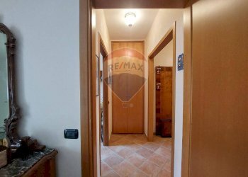 Hall / corridoio - Trilocale Via Cristoforo colombo
 
38, Lercara Friddi - foto 23