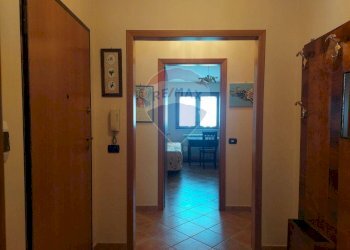 Hall / corridoio - Trilocale Via Cristoforo colombo
 
38, Lercara Friddi - foto 26