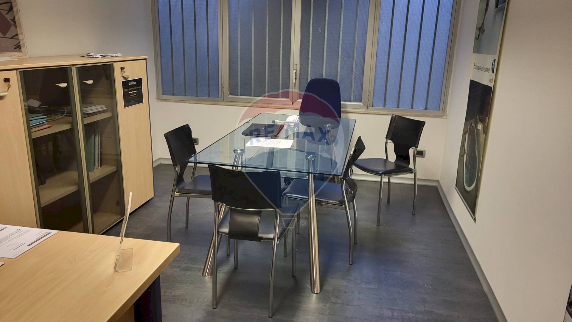 Sala da pranzo - Office V.le Leonardo Da Vinci
 
458, Palermo - photo 1