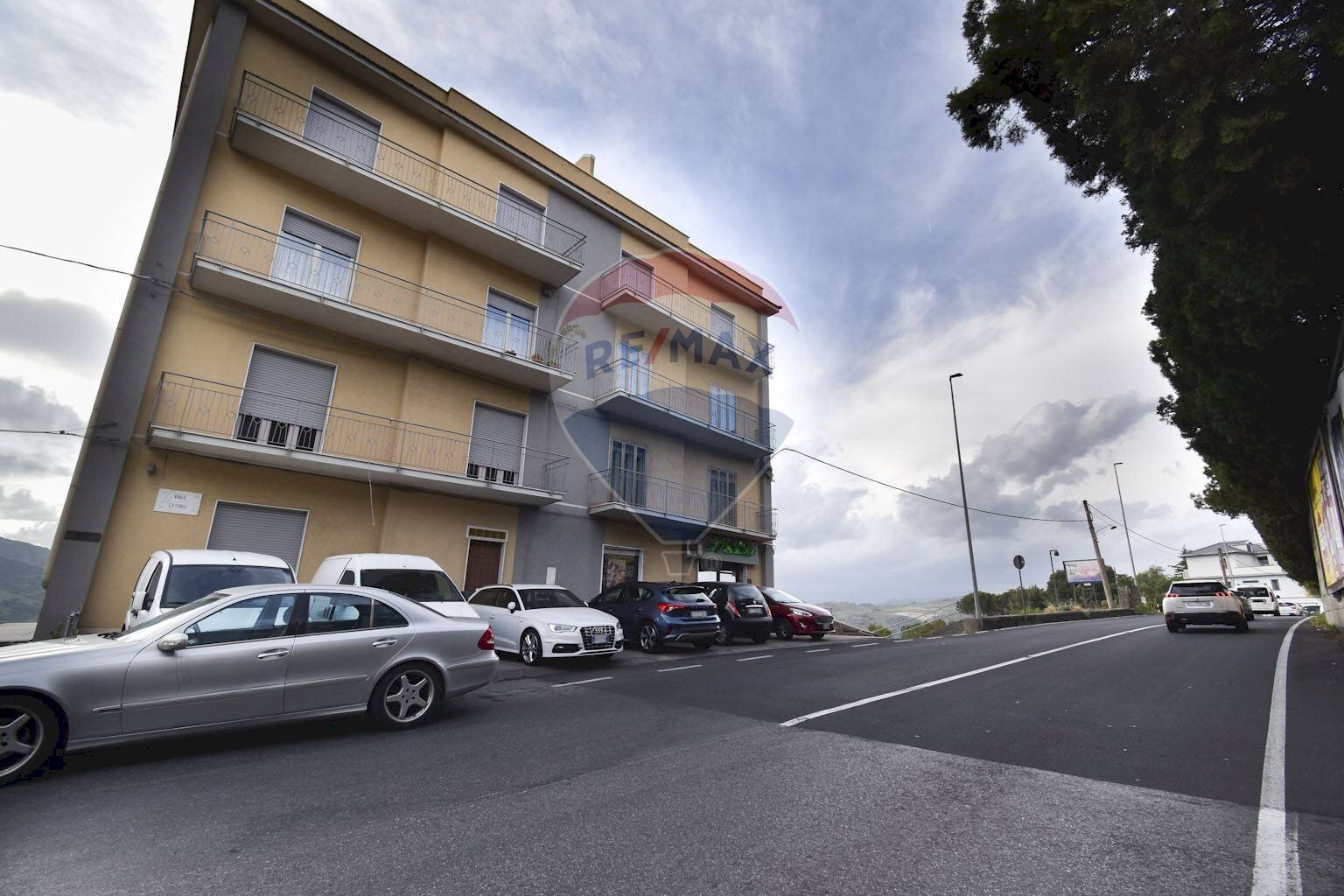 Edificio all\'aperto - Quadrilocale Viale Catania
24, Bronte - foto 2