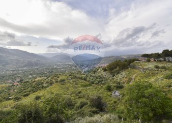 Vista delle montagne - Quadrilocale Viale Catania
 
24, Bronte - foto 12