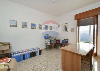 Sala da pranzo - Quadrilocale Viale Catania
 
24, Bronte - foto 13